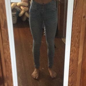 High waisted jeans.